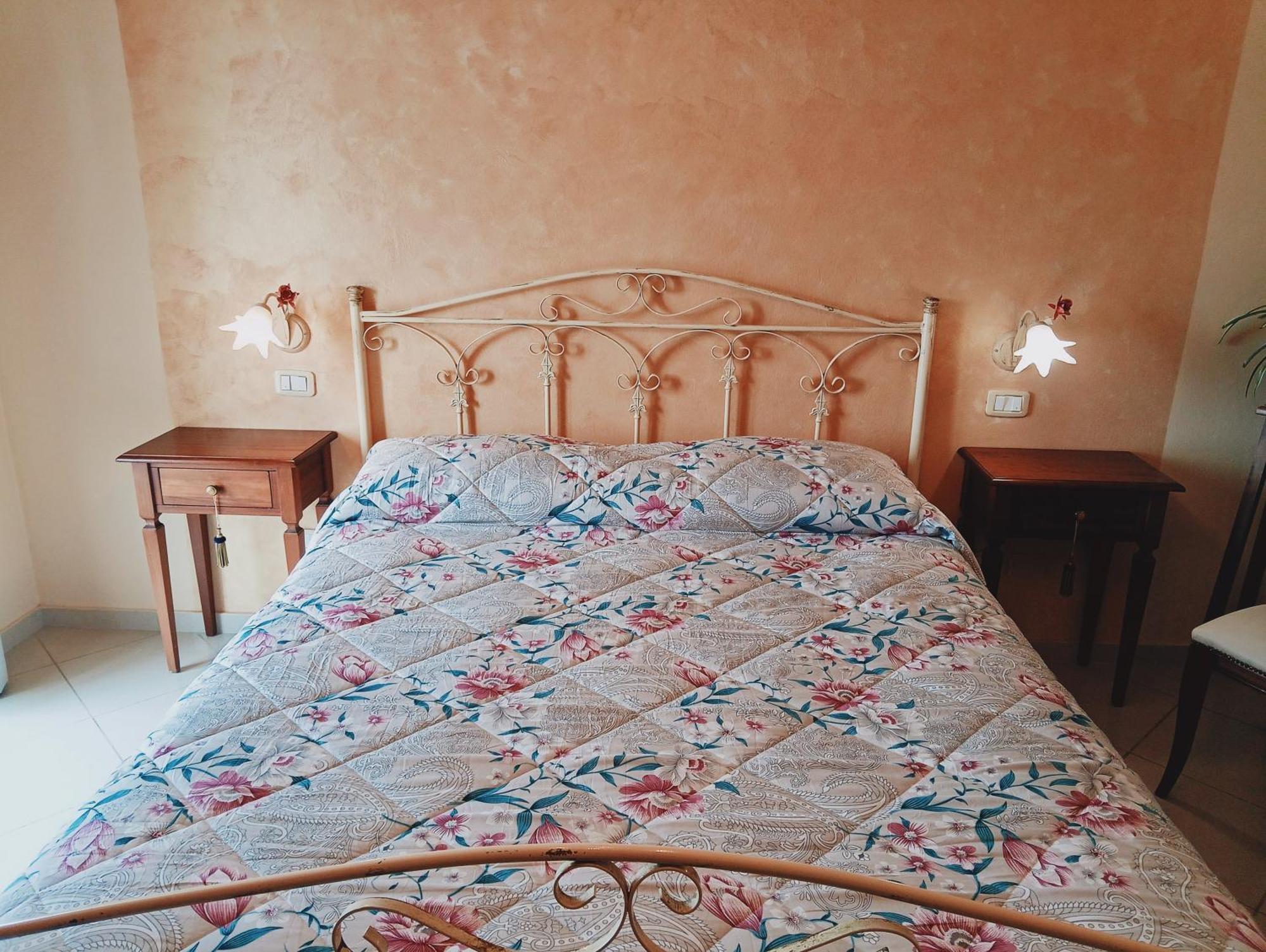 Domus Langhe B&B Treiso Esterno foto